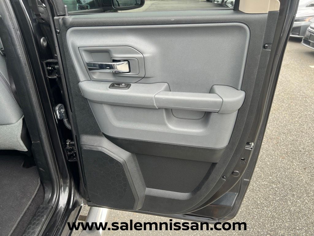 2016 RAM 1500 SLT