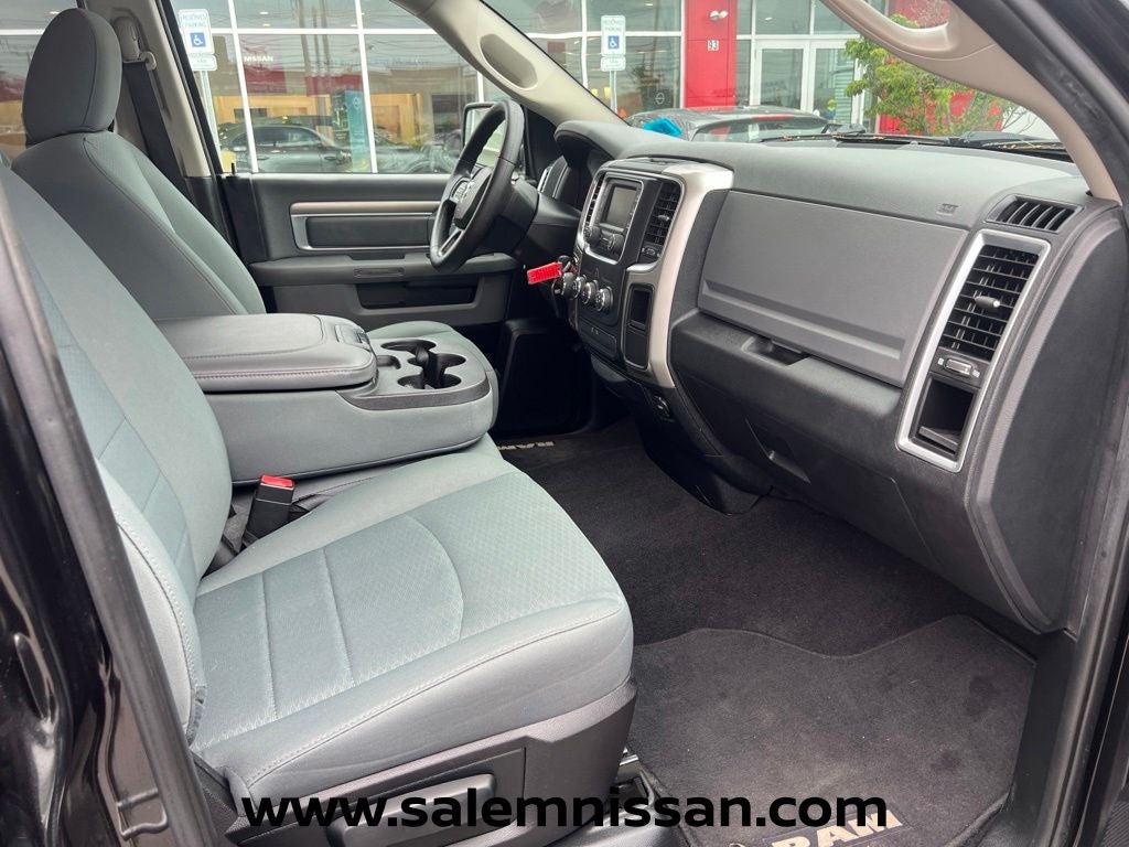 2016 RAM 1500 SLT