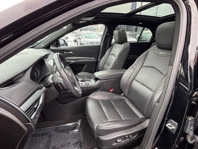 2023 Cadillac XT4 Premium Luxury