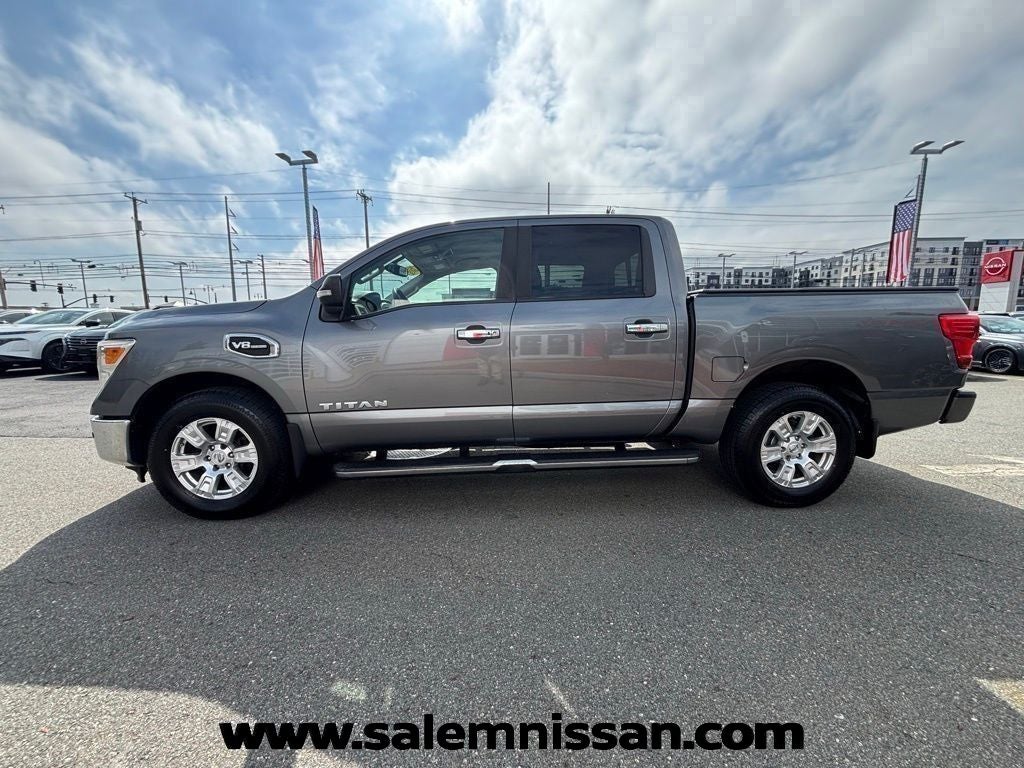 2017 Nissan Titan SV