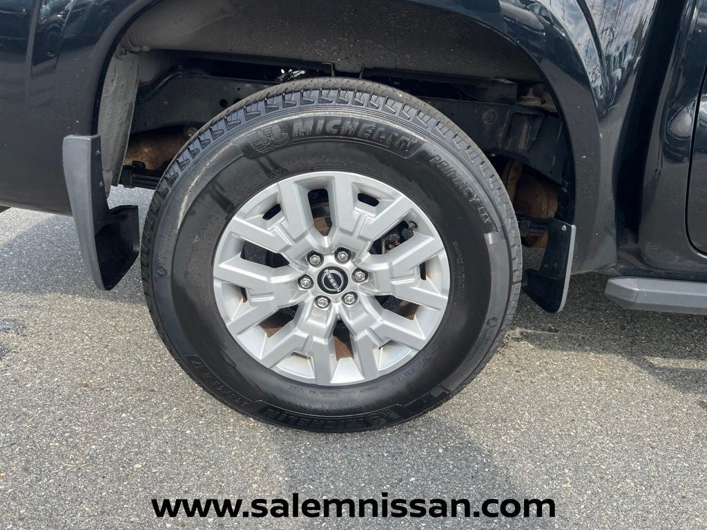 2023 Nissan Frontier SV