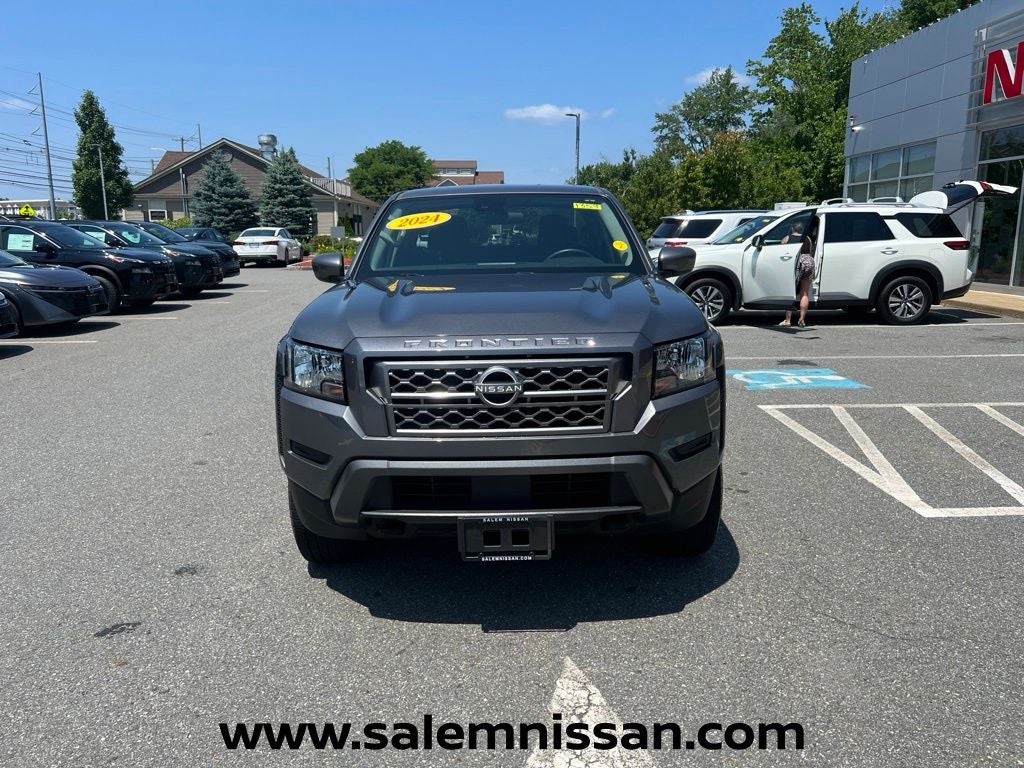 2024 Nissan Frontier SV
