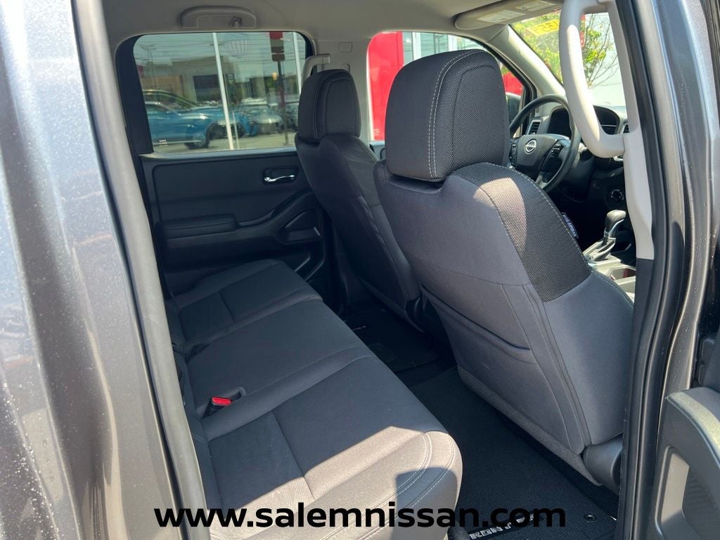 2024 Nissan Frontier SV