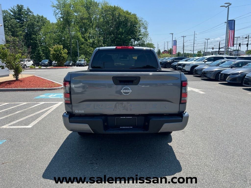 2024 Nissan Frontier SV