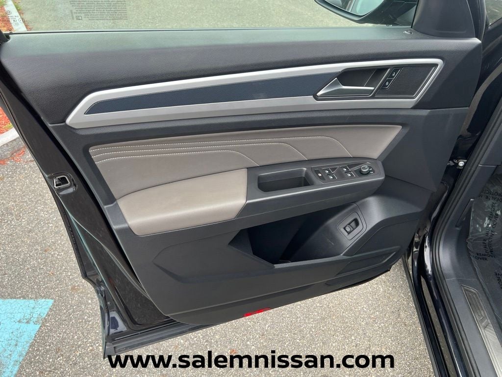 2023 Volkswagen Atlas Cross Sport 2.0T SEL R-Line Black