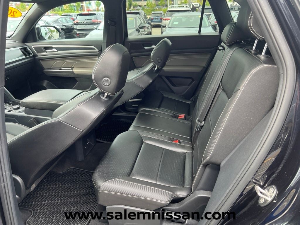 2023 Volkswagen Atlas Cross Sport 2.0T SEL R-Line Black