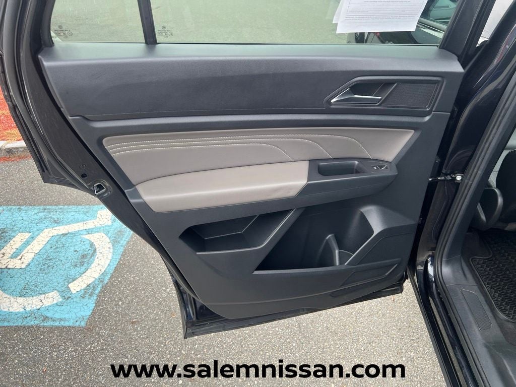 2023 Volkswagen Atlas Cross Sport 2.0T SEL R-Line Black