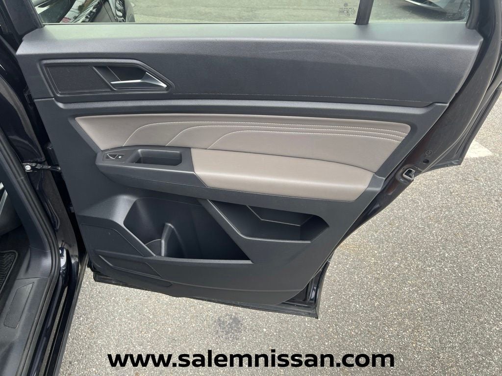 2023 Volkswagen Atlas Cross Sport 2.0T SEL R-Line Black