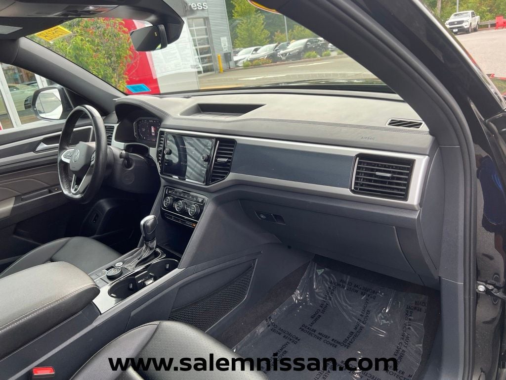 2023 Volkswagen Atlas Cross Sport 2.0T SEL R-Line Black