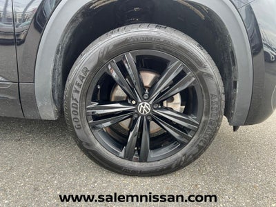 2023 Volkswagen Atlas Cross Sport 2.0T SEL R-Line Black