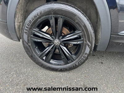 2023 Volkswagen Atlas Cross Sport 2.0T SEL R-Line Black