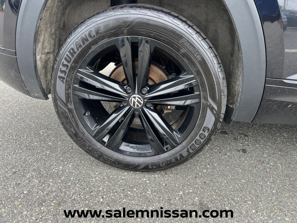 2023 Volkswagen Atlas Cross Sport 2.0T SEL R-Line Black