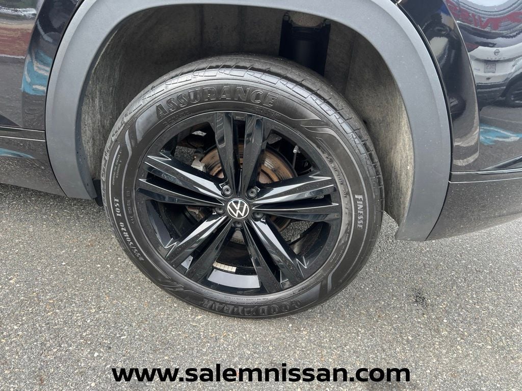 2023 Volkswagen Atlas Cross Sport 2.0T SEL R-Line Black
