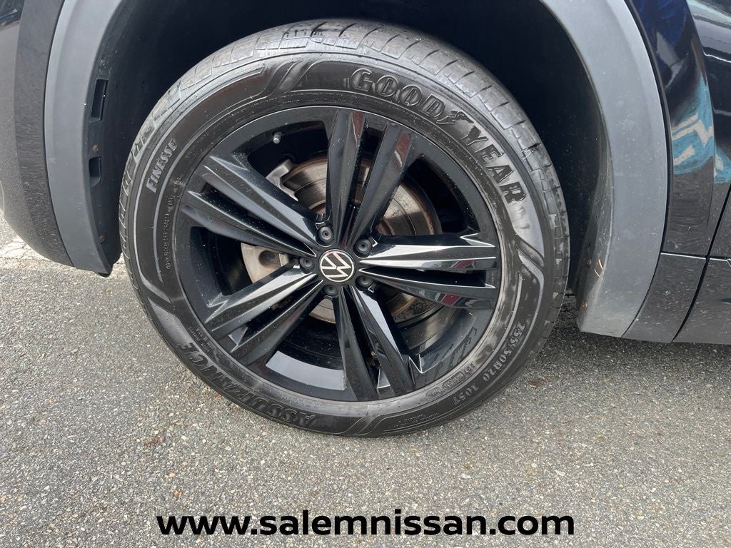 2023 Volkswagen Atlas Cross Sport 2.0T SEL R-Line Black