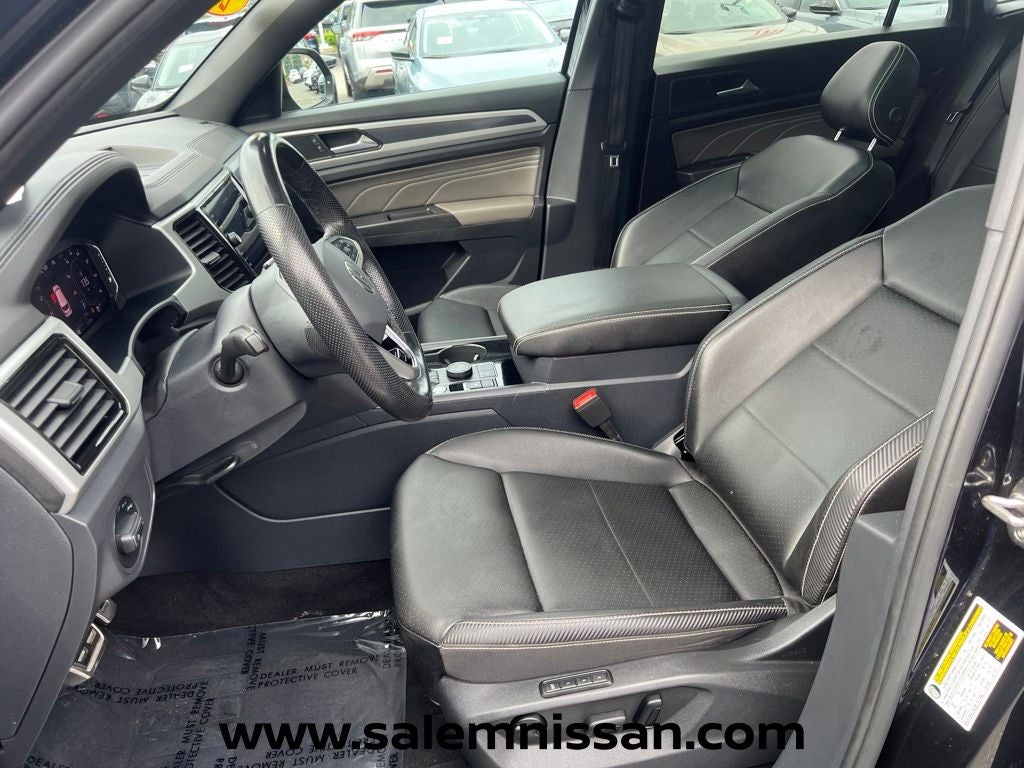2023 Volkswagen Atlas Cross Sport 2.0T SEL R-Line Black