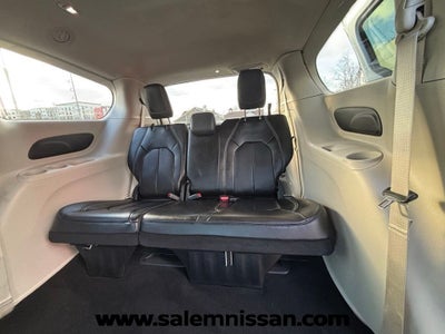 2024 Chrysler Pacifica Hybrid Select