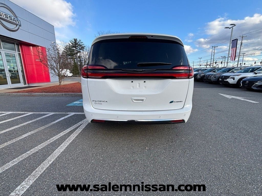 2024 Chrysler Pacifica Hybrid Select