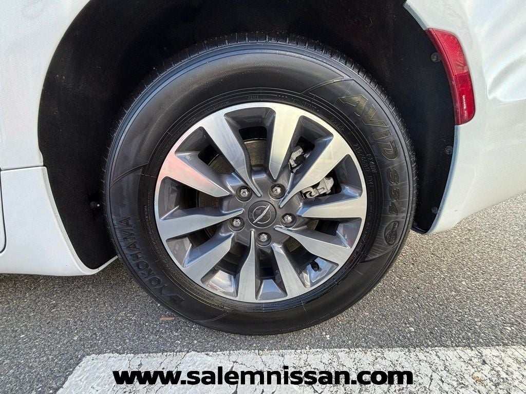 2024 Chrysler Pacifica Hybrid Select