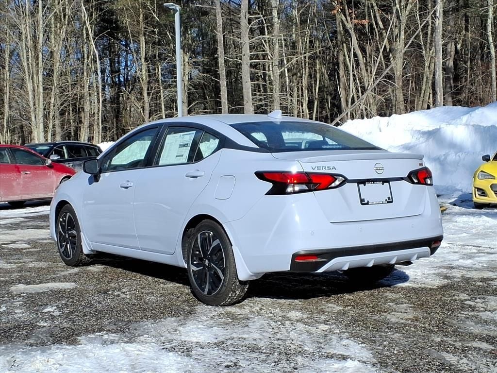 2025 Nissan Versa 1.6 SR