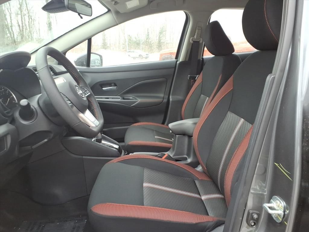 2025 Nissan Versa 1.6 SR