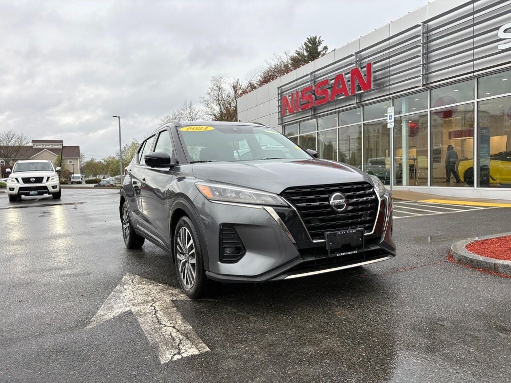 2021 Nissan Kicks SR