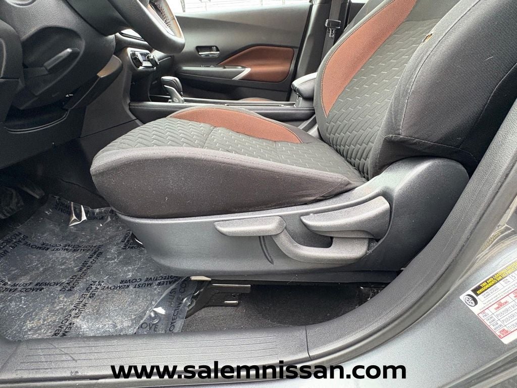 2021 Nissan Kicks SR