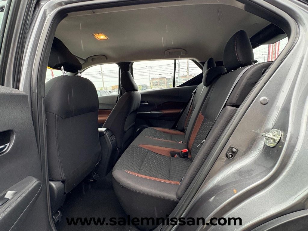 2021 Nissan Kicks SR
