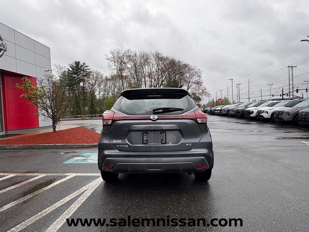2021 Nissan Kicks SR