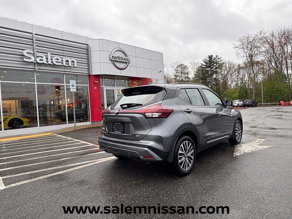2021 Nissan Kicks SR