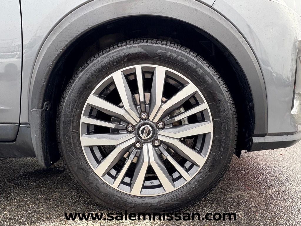2021 Nissan Kicks SR