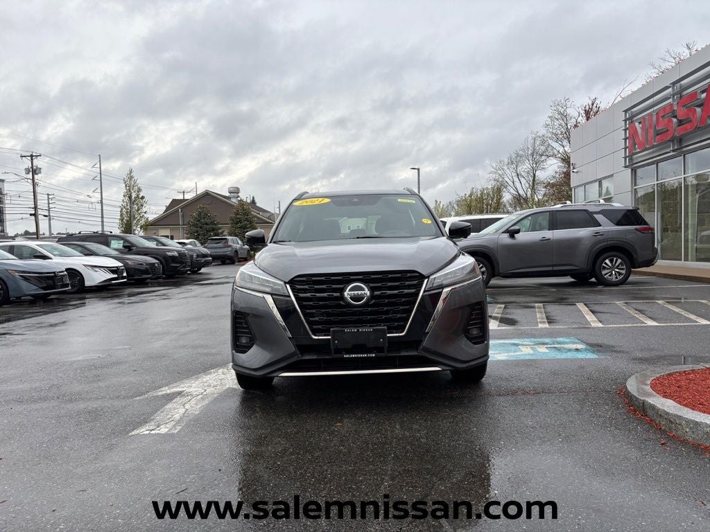 2021 Nissan Kicks SR