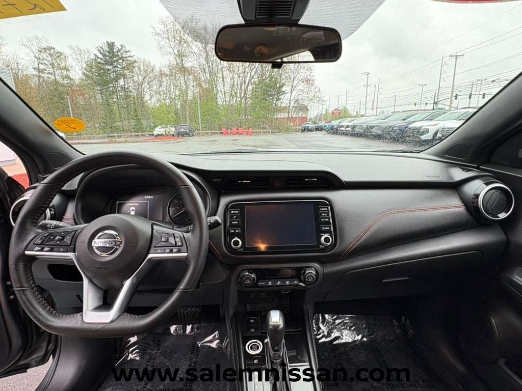 2021 Nissan Kicks SR