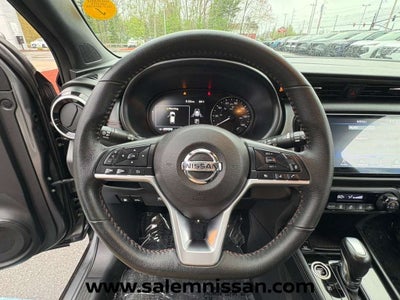 2021 Nissan Kicks SR