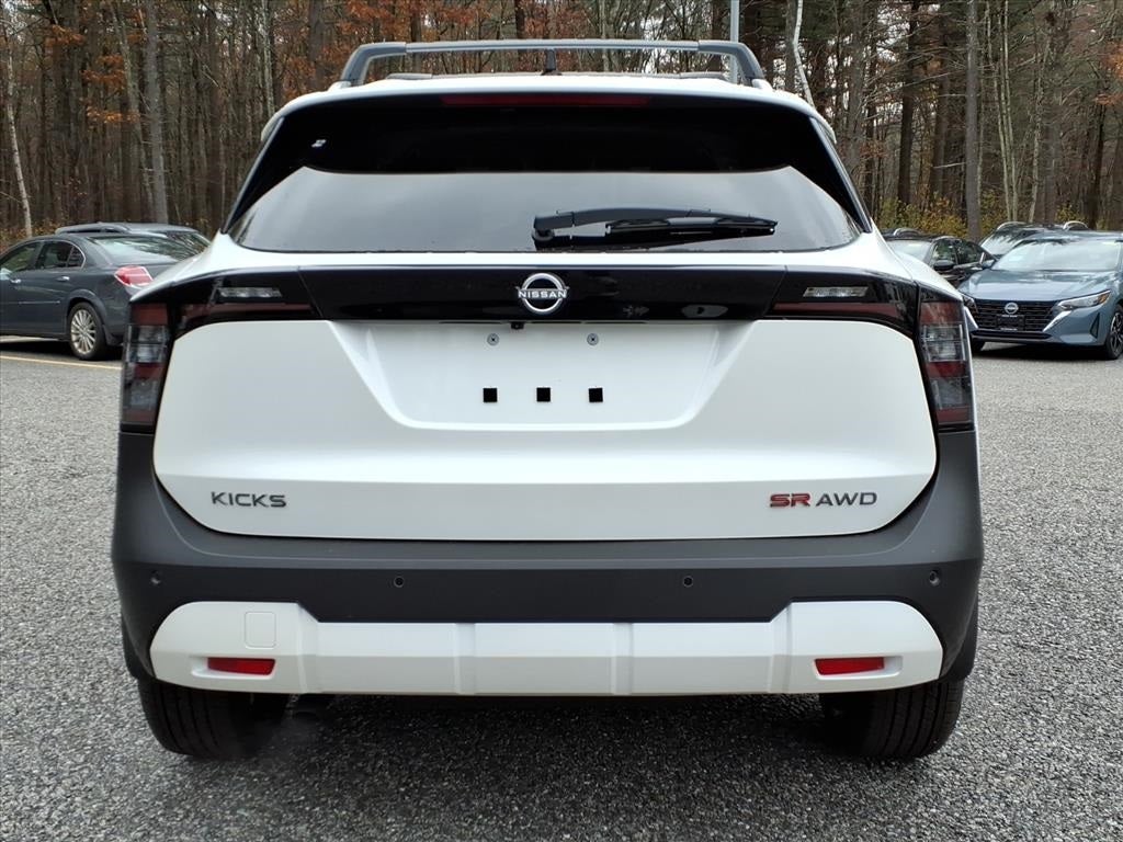 2026 Nissan Kicks SR