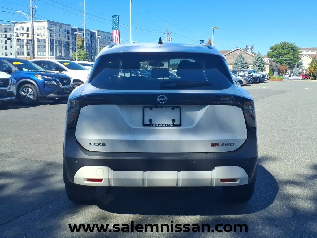 2026 Nissan Kicks SR