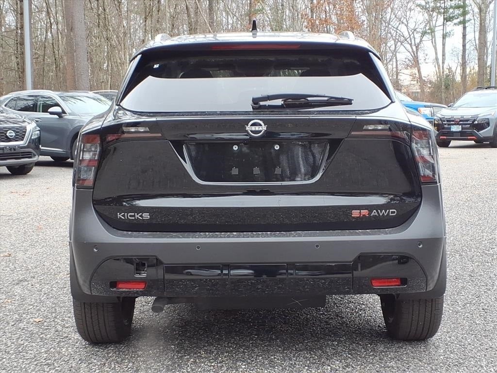 2026 Nissan Kicks SR