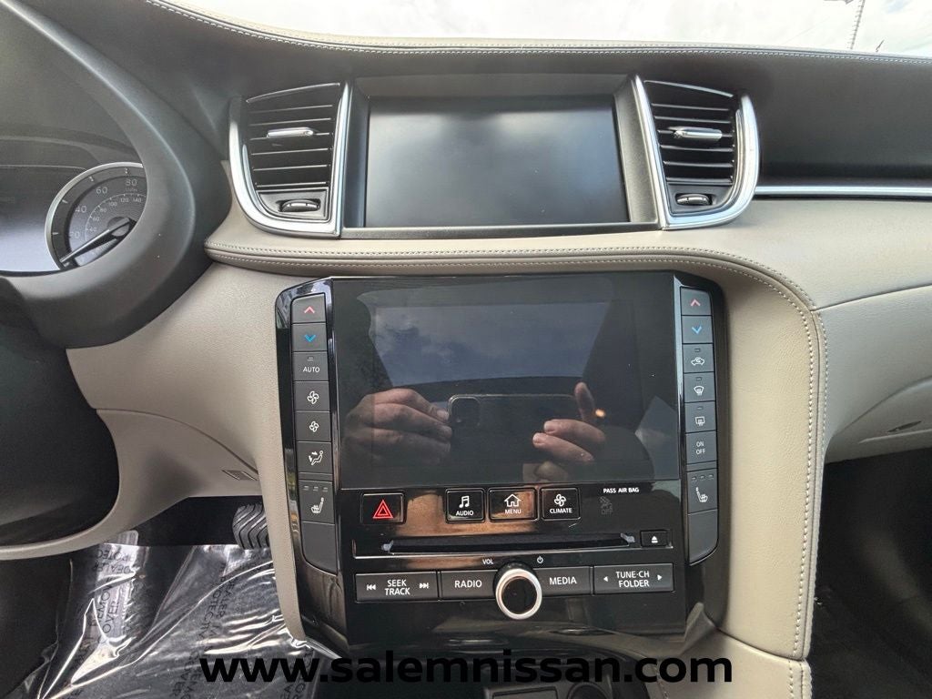 2023 INFINITI QX50 LUXE