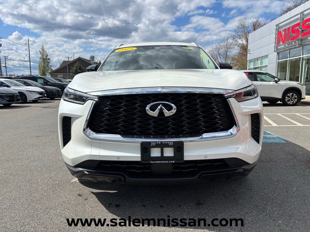 2023 INFINITI QX60 LUXE