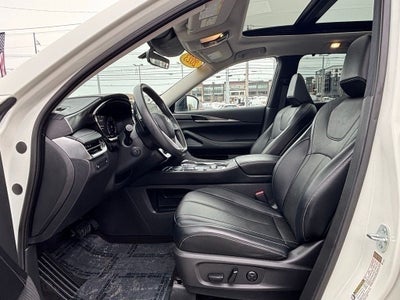 2023 INFINITI QX60 LUXE