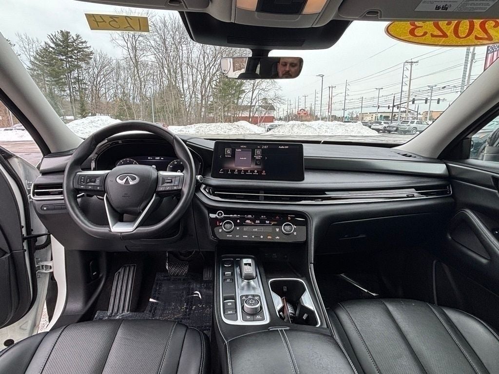 2023 INFINITI QX60 LUXE