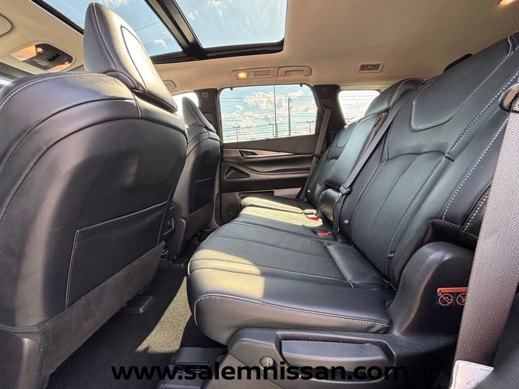 2023 INFINITI QX60 LUXE