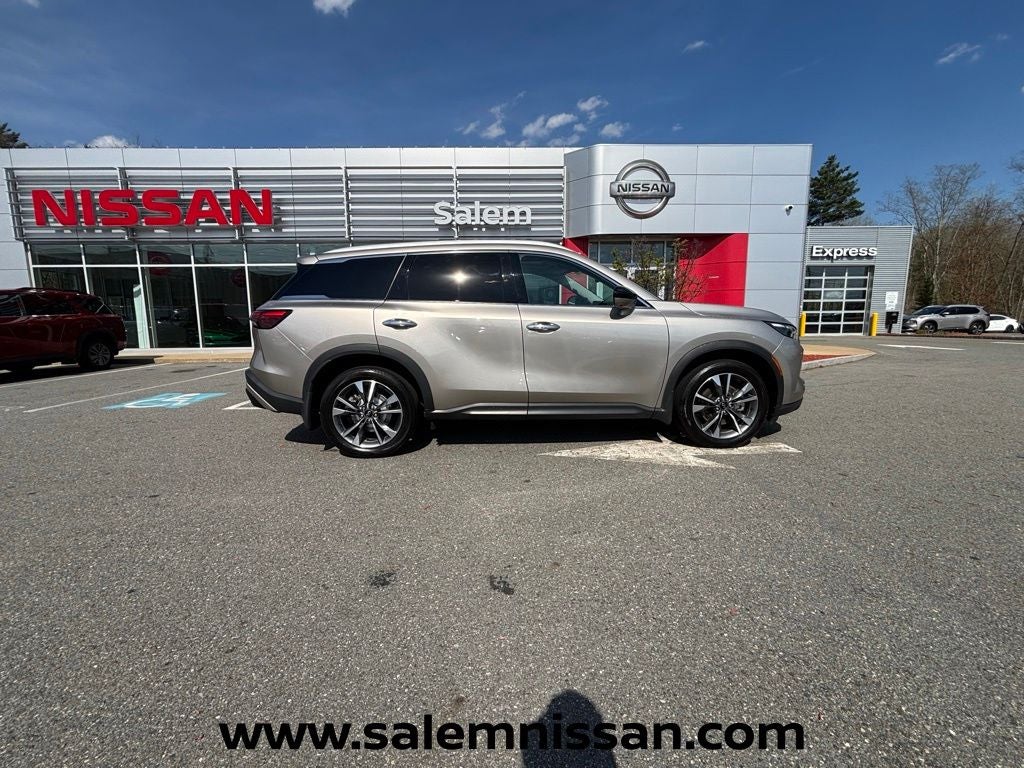 2023 INFINITI QX60 LUXE