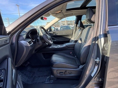 2023 INFINITI QX60 LUXE