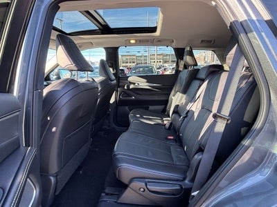 2023 INFINITI QX60 LUXE