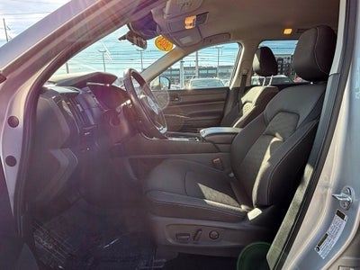 2024 Nissan Pathfinder SV