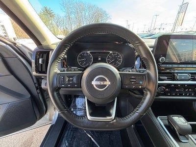 2024 Nissan Pathfinder SV