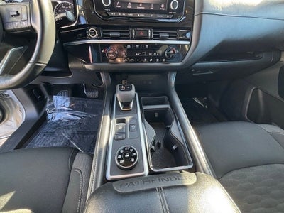 2024 Nissan Pathfinder SV