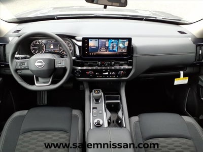 2026 Nissan Pathfinder SV