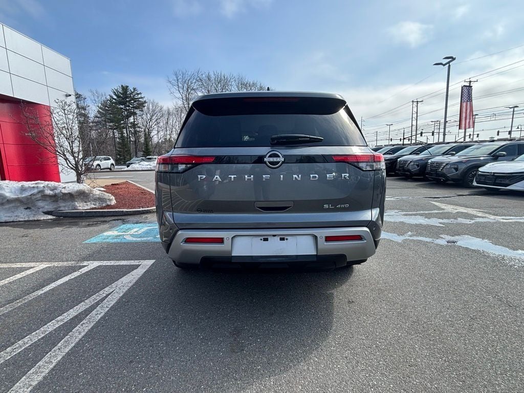 2023 Nissan Pathfinder SL