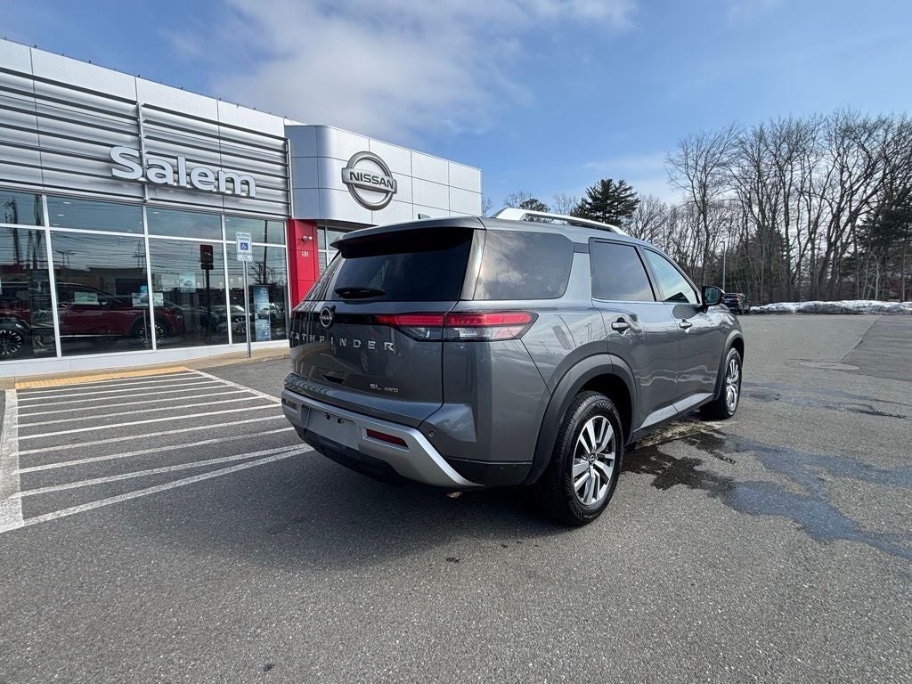 2023 Nissan Pathfinder SL